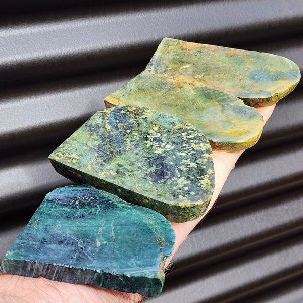 1kg Raw New Zealand Greenstone / Pounamu Carving Slices (R14B336)