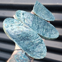 1kg Raw New Zealand Greenstone / Pounamu Carving Slices (R14B207)