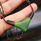 NZ Greenstone Pounamu Double Binding Arrow Head Pendant Necklace (N410)