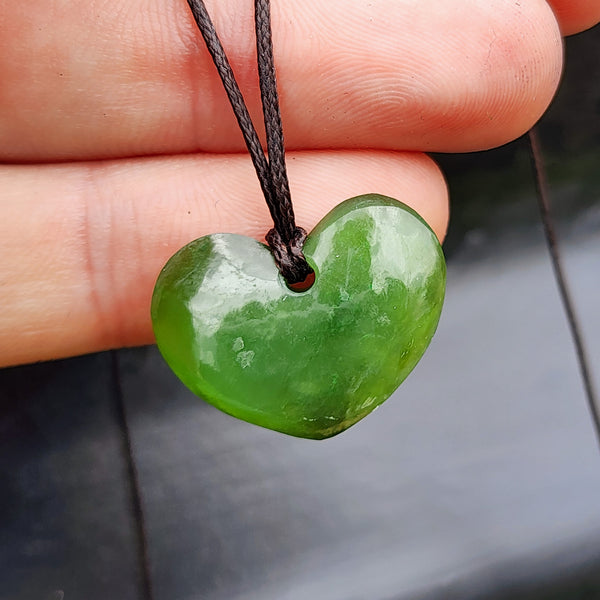NZ Greenstone Pounamu Heart Pendant Necklace (N407)