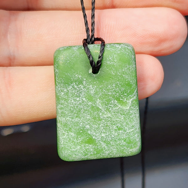 New Zealand Greenstone Pounamu Pendant Necklace (AJJC2170)
