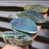 1kg Raw New Zealand Greenstone / Pounamu Carving Slices (R14B486)