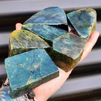 1kg Raw New Zealand Greenstone / Pounamu Carving Slices (R14B403)