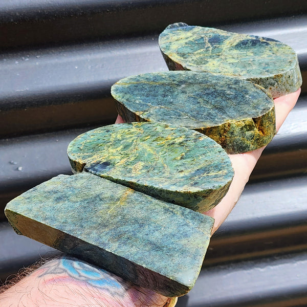 1kg Raw New Zealand Greenstone / Pounamu Carving Slices (R14B443)