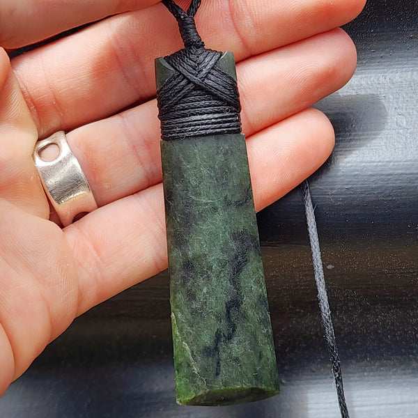 NZ Greenstone Pounamu Toki Pendant Necklace (N420)