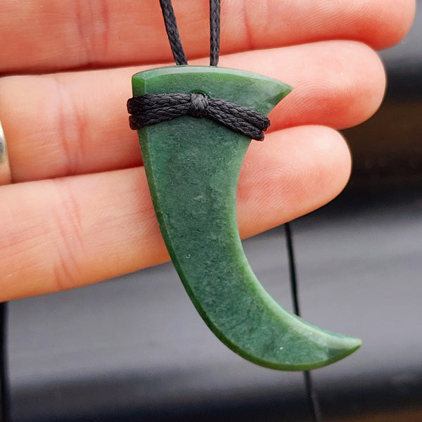 NZ Greenstone Pounamu Hook Pendant Necklace (N215)