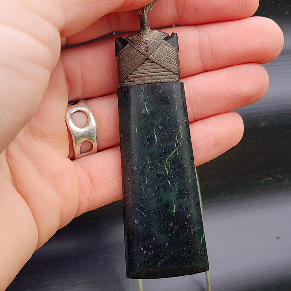 NZ Greenstone Pounamu Toki Pendant Necklace (N343)