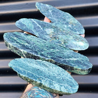 1kg Raw New Zealand Greenstone / Pounamu Carving Slices (R14B210)