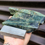 1kg Raw New Zealand Greenstone / Pounamu Carving Slices (R14B494)