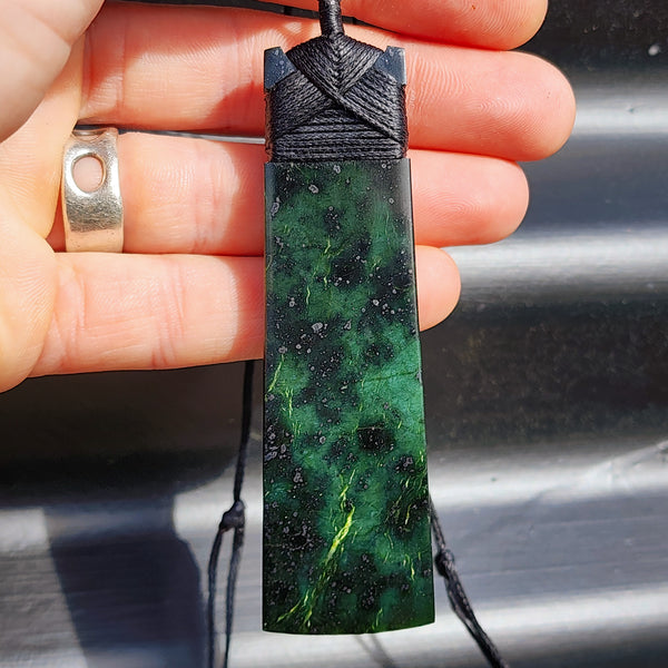 NZ Greenstone Pounamu Toki Pendant Necklace (N323)