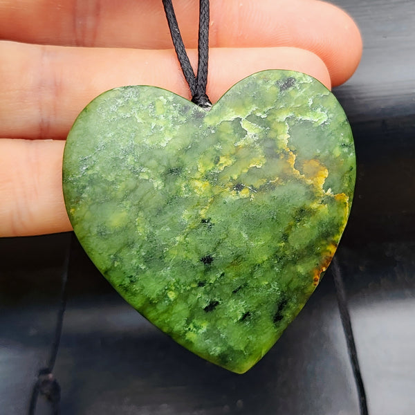 NZ Greenstone Pounamu Heart Pendant Necklace (N425)