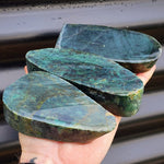1kg Raw New Zealand Greenstone / Pounamu Carving Slices (R14B394)