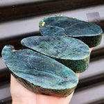 1kg Raw New Zealand Greenstone / Pounamu Carving Slices (R14B397)
