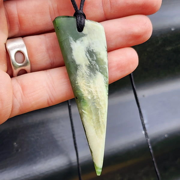 NZ Greenstone Pounamu Tooth Pendant Necklace (N374)