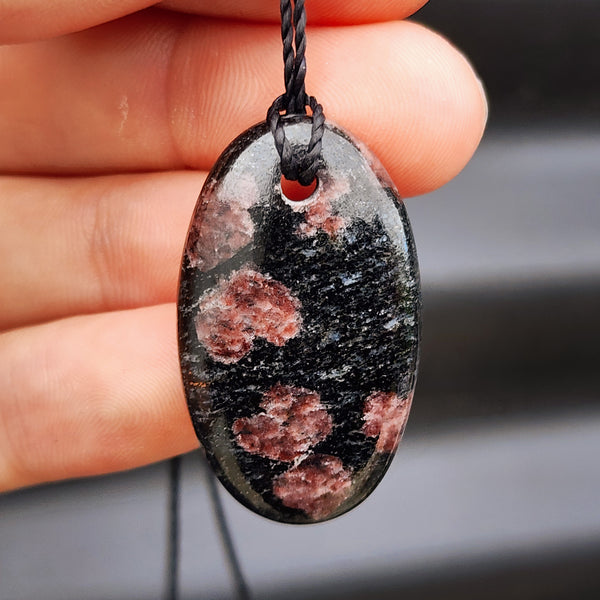 Natural Black Ruby Carved Pendant Necklace (1BBB78)