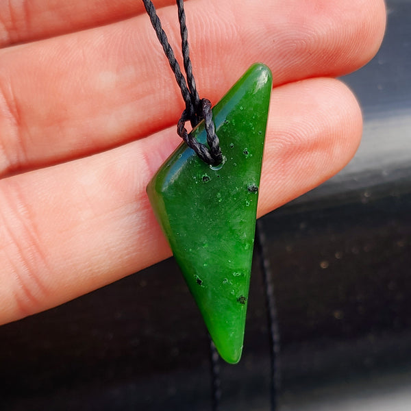 New Zealand Greenstone Pounamu Pendant Necklace (AJJC2339)