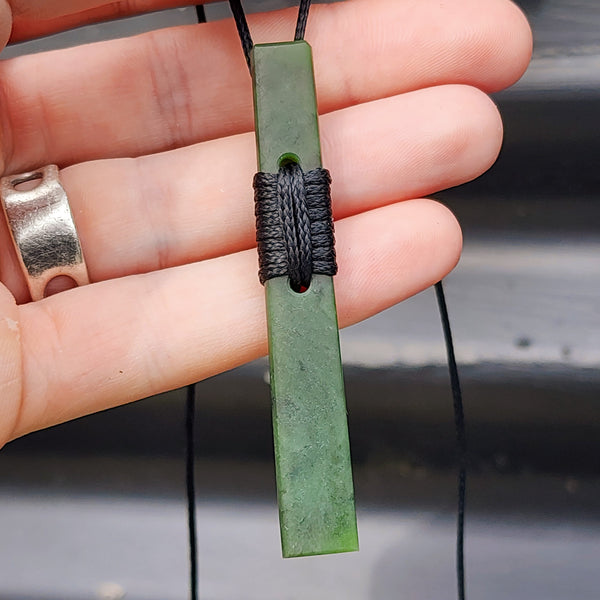NZ Greenstone Pounamu Toki Pendant Necklace (N111)