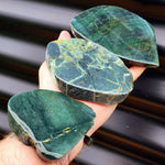 1kg Raw New Zealand Greenstone / Pounamu Carving Slices (R14B310)