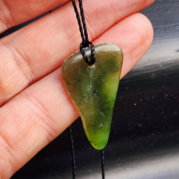 New Zealand Greenstone Pounamu Pendant Necklace (AJJC2335)