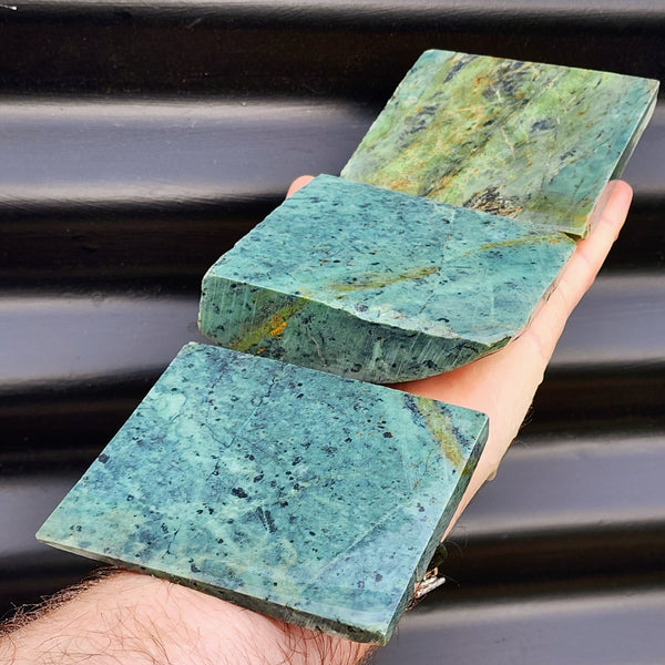 1kg (BUTTS) Raw New Zealand Greenstone / Pounamu Carving Slices (R14B351)