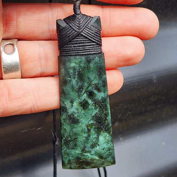 NZ Greenstone Pounamu Toki Pendant Necklace (N349)
