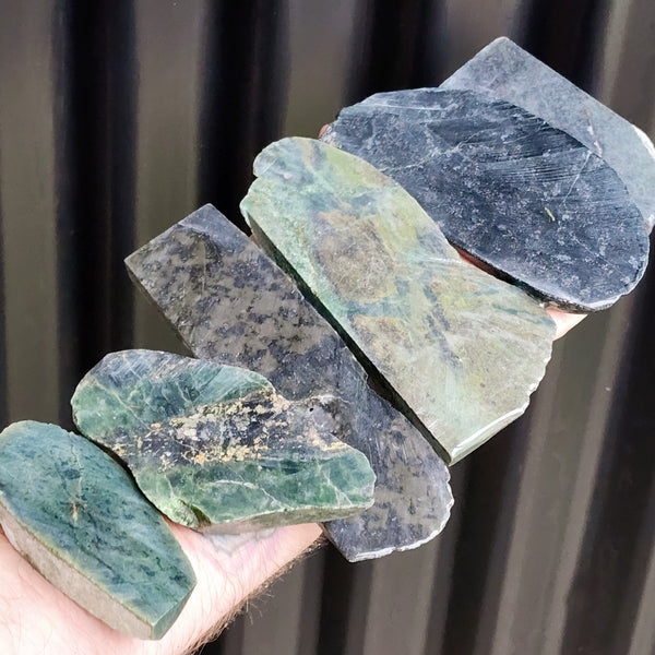 1kg Raw New Zealand Greenstone / Pounamu Carving Slices (R14B253)