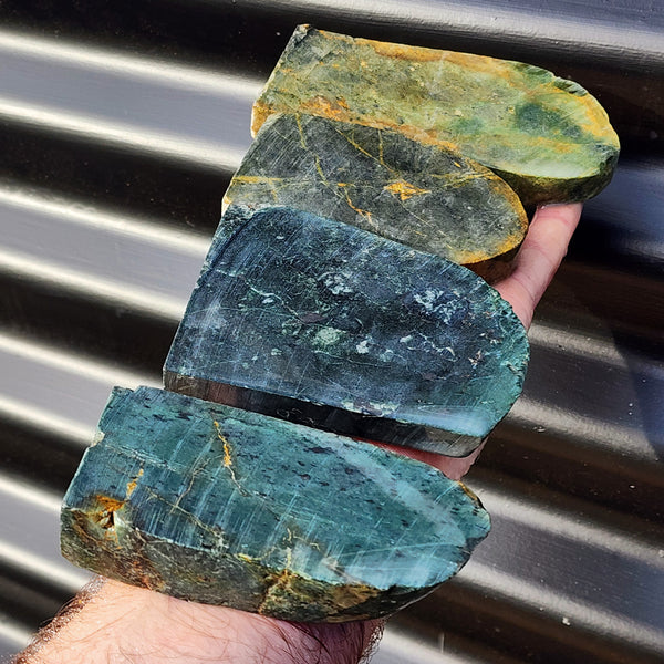 1kg Raw New Zealand Greenstone / Pounamu Carving Slices (R14B320)