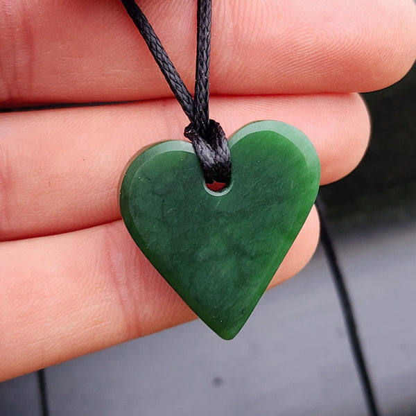 NZ Greenstone Pounamu Heart Pendant Necklace (N348)