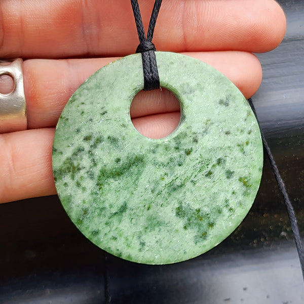 NZ Greenstone Pounamu Disk Pendant Necklace (N424)