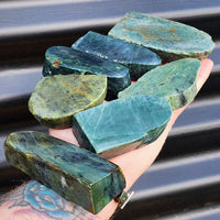 1kg Raw New Zealand Greenstone / Pounamu Carving Slices (R14B370)