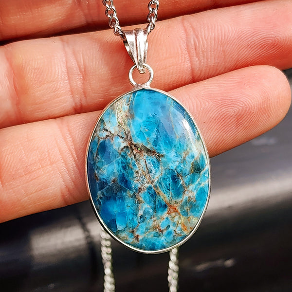 Silver Plated Natural Apatite Handmade Oval Shaped Necklace (30X38)