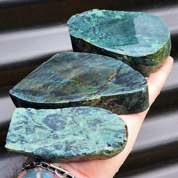 1kg Raw New Zealand Greenstone / Pounamu Carving Slices (R14B414)