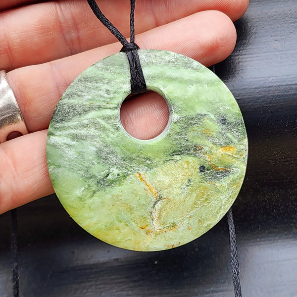 NZ Greenstone Pounamu Disk Pendant Necklace (N415)