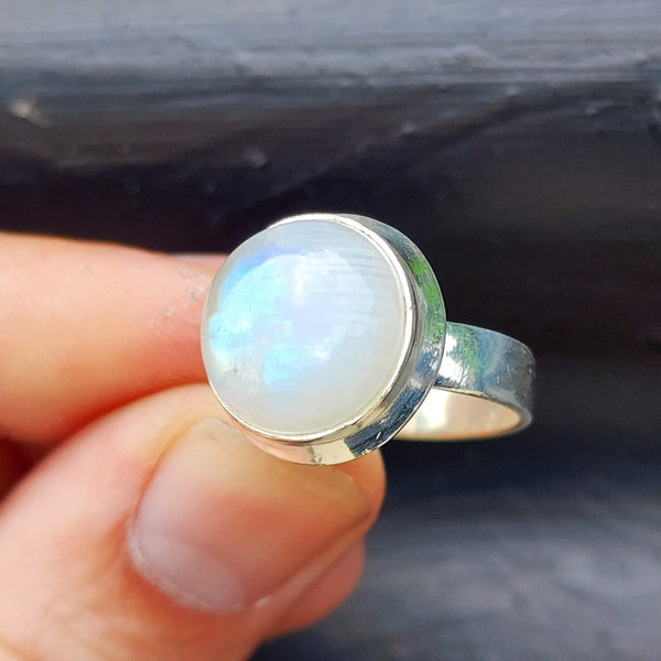 (Q) Solid Sterling Silver & Natural Round Moonstone Handmade Solitaire Ring