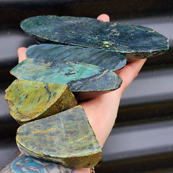 1kg (BUTTS) Raw New Zealand Greenstone / Pounamu Carving Slices (R14B427)