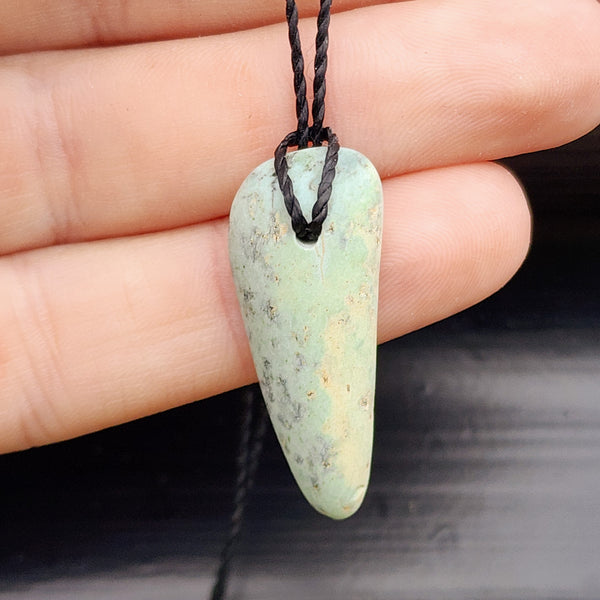 New Zealand Greenstone Pounamu Pendant Necklace (AJJC2279)