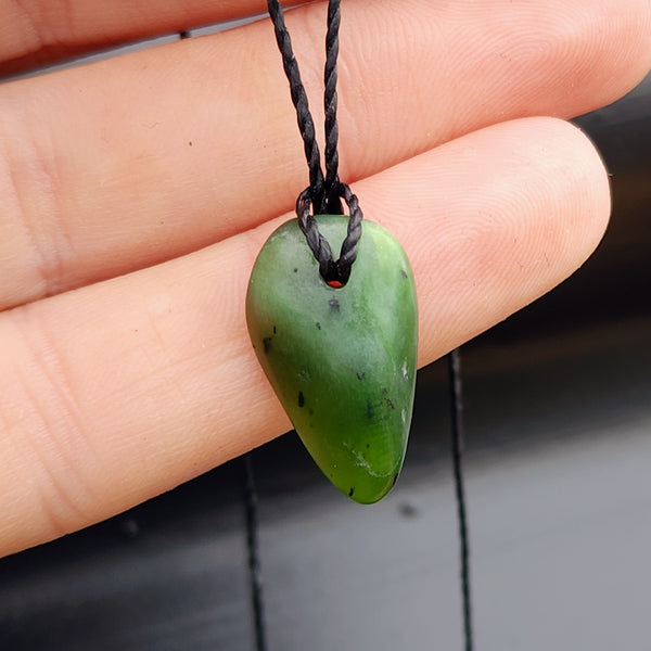New Zealand Greenstone Pounamu Pendant Necklace (AJJC2297)