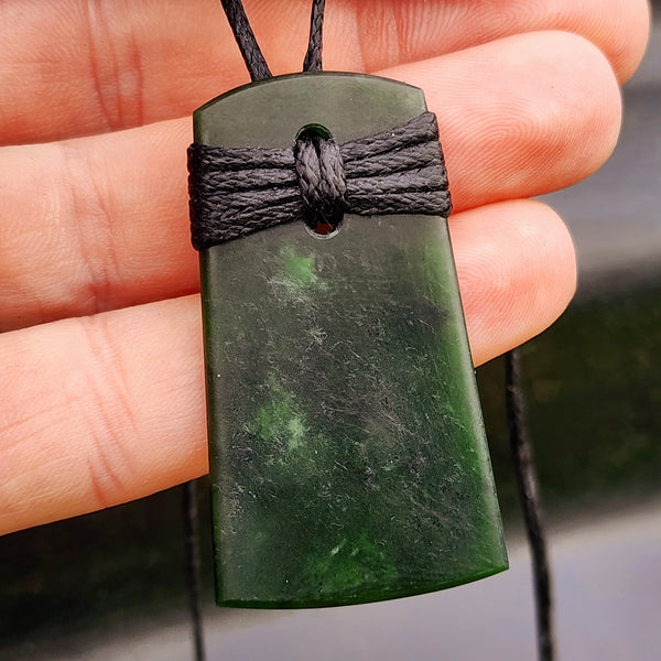 NZ Greenstone Pounamu Toki Pendant Necklace (N366)