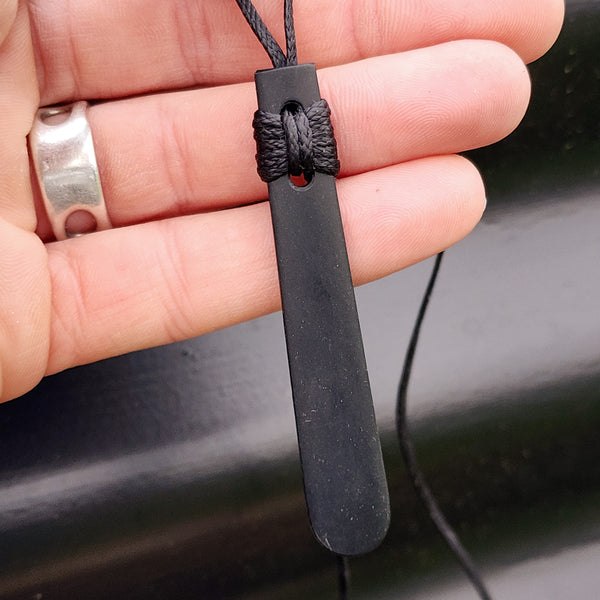 NZ Black Greenstone Pounamu Toki Pendant Necklace (N248)