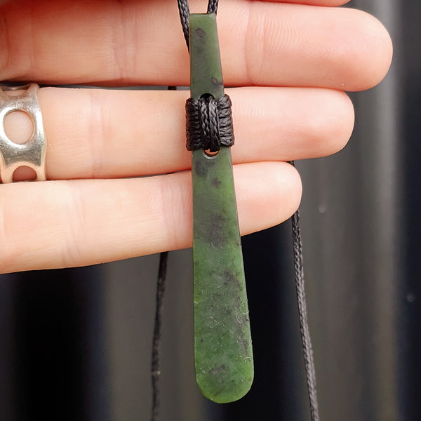 NZ Greenstone Pounamu Toki Pendant Necklace (N178)