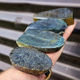 1kg Raw New Zealand Greenstone / Pounamu Carving Slices (R14B512)