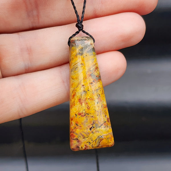 Natural Jasper Toki Pendant Necklace (1BBB275)