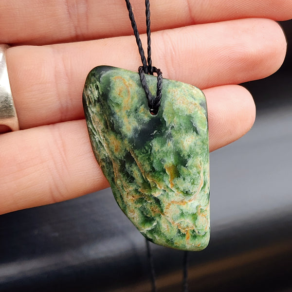 New Zealand Greenstone Pounamu Pendant Necklace (AJJC2296)