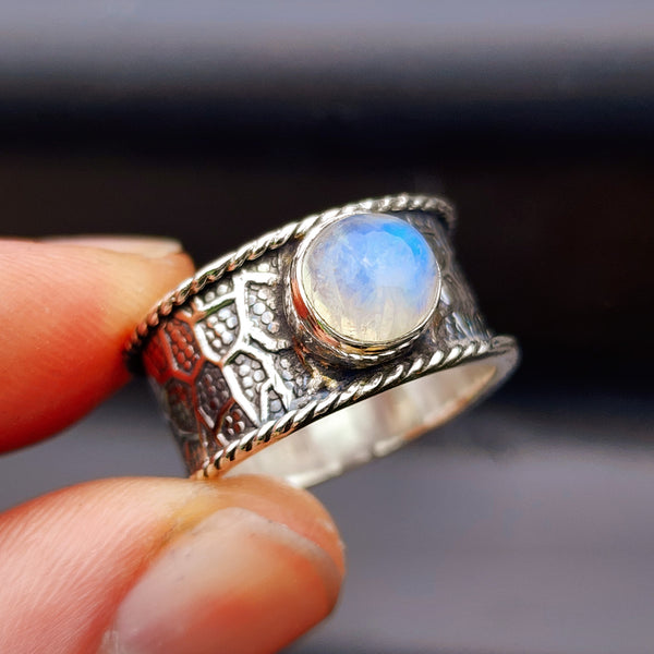 (T) Solid 925 Sterling Silver & Natural Moonstone Rustic Handmade Textured Ring