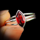 (Q) Solid 925 Sterling Silver & Natural Garnet 3 Bar Ring