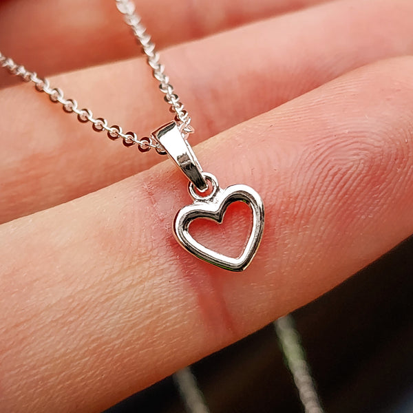 Solid 925 Sterling Silver 7.5mm Heart Pendant Necklace - Italian Silver Chain