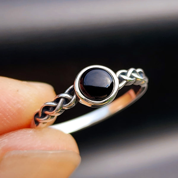 Solid 925 Sterling Silver & Natural Black Onyx 6mm Round Celtic Band Ring