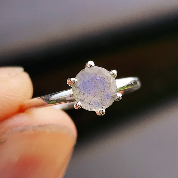 (M) Solid 925 Sterling Silver & Natural Moonstone Handmade Clawed Ring