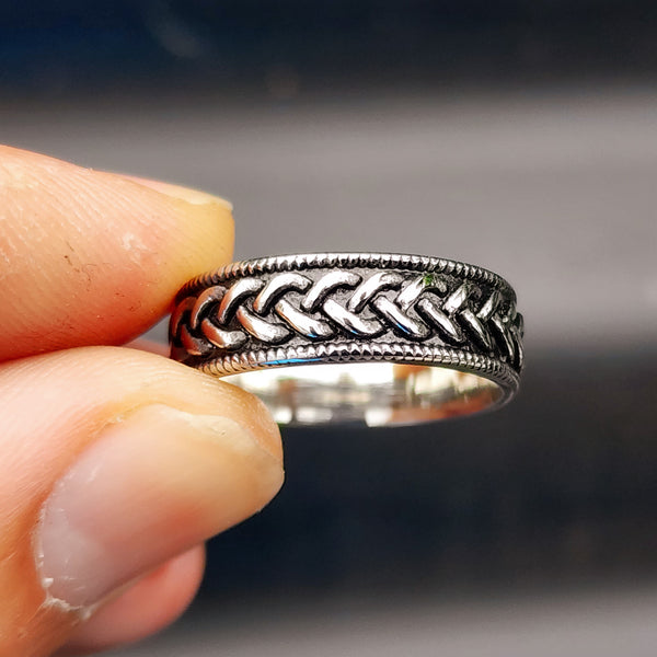 Size T1/2 - Celtic Knot Stainless Steel Band Ring