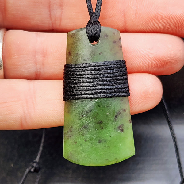 NZ Greenstone Pounamu Carved Toki Pendant Necklace With Mid Binding